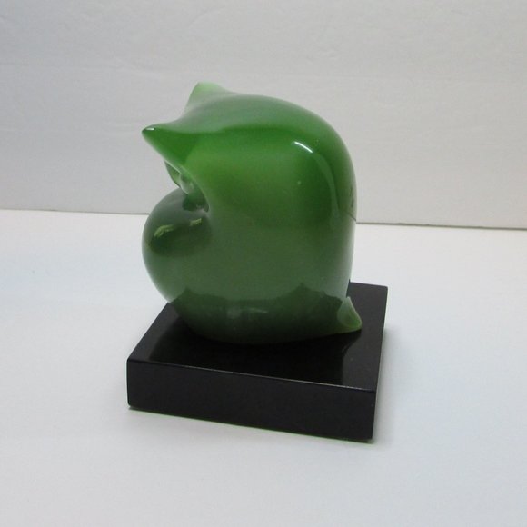 green glass owl on black square base figure - Picture 4 of 7